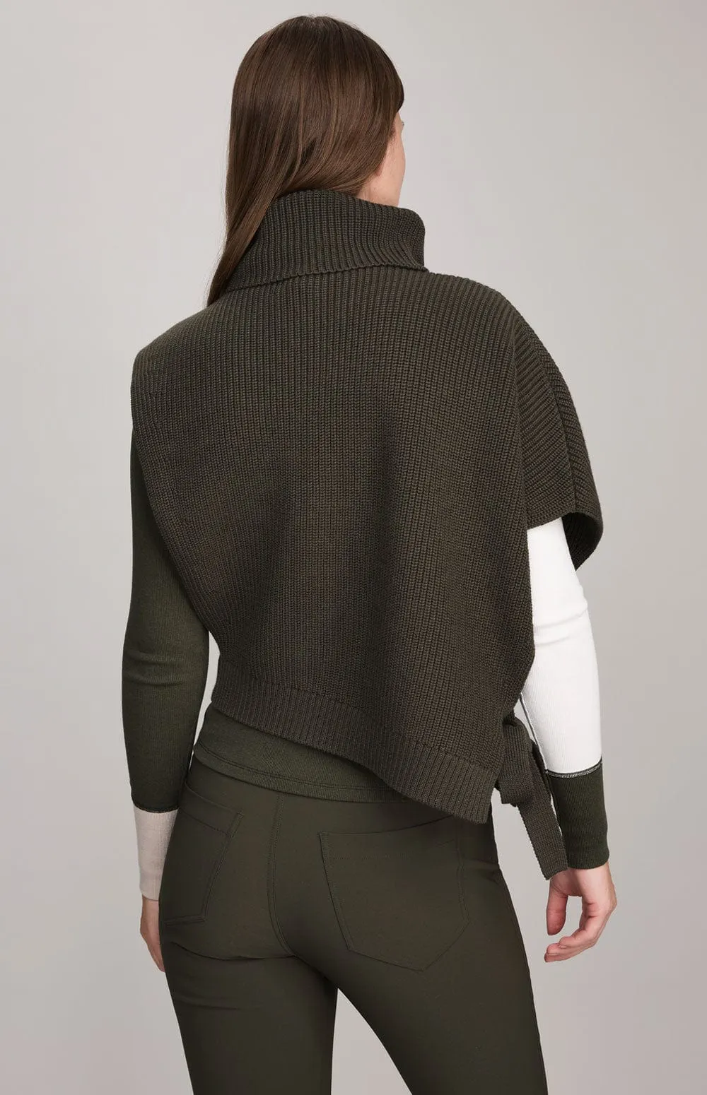 Akira Sweater Vest | Olive