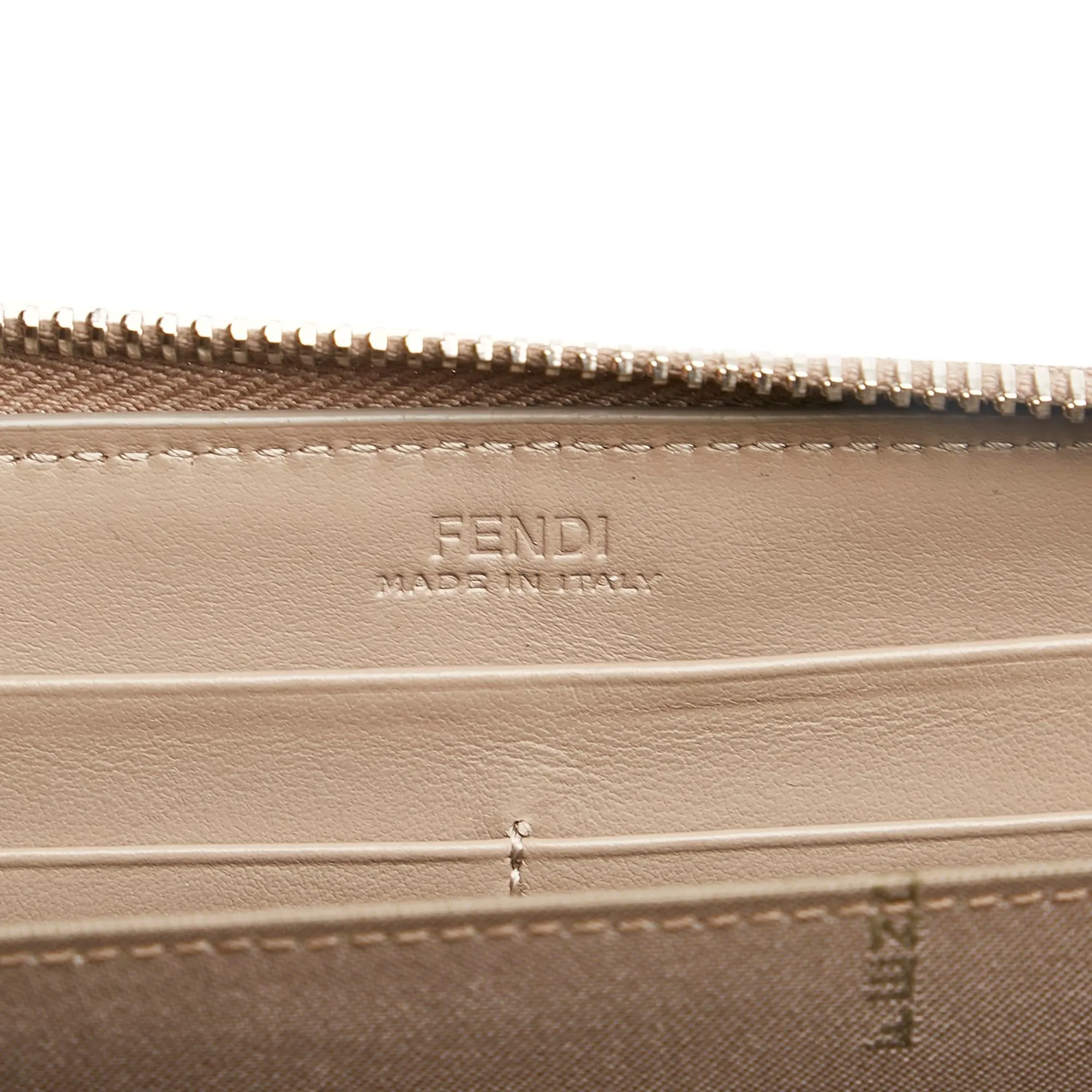 Fendi By The Way Leather Long Wallet (SHG-Hqb04G)